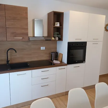 Апартаменты Luxury L&f Макарска