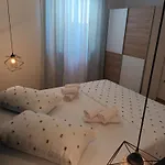 Luxury L&f Apartment