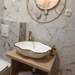 Luxury L&f Apartment