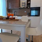 Luxury L&f Apartment
