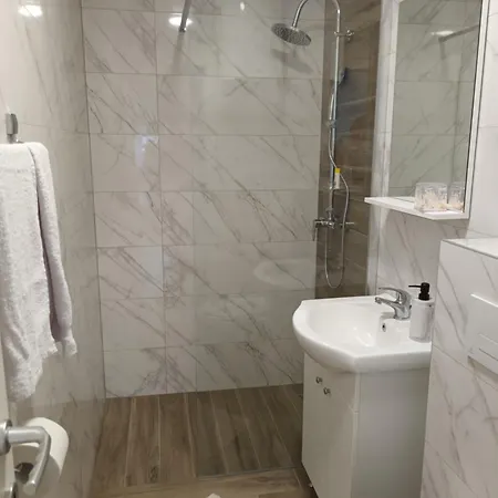 Διαμέρισμα Luxury L&f *