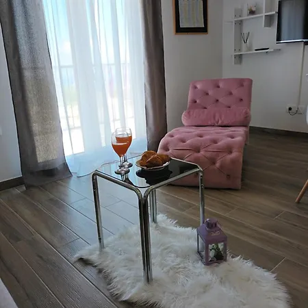 Luxury L&f Apartman *