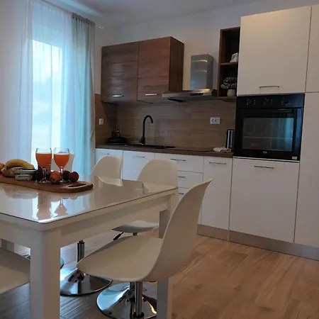 Luxury L&f Apartman