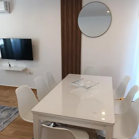Luxury L&f Apartman *