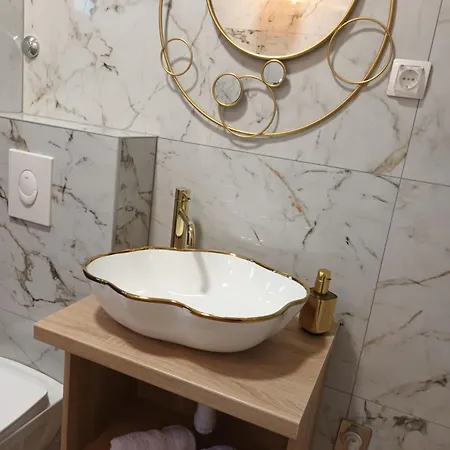 Luxury L&f Apartman