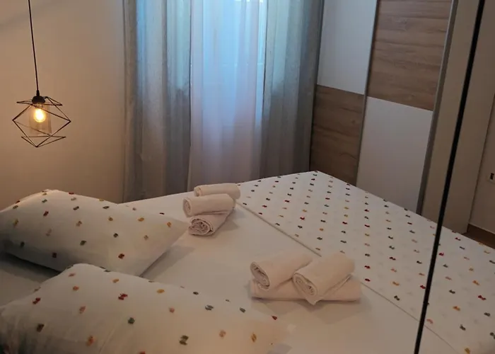 Luxury L&f Apartment