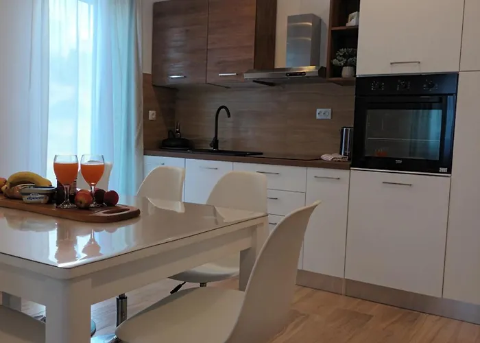 Luxury L&f Apartment