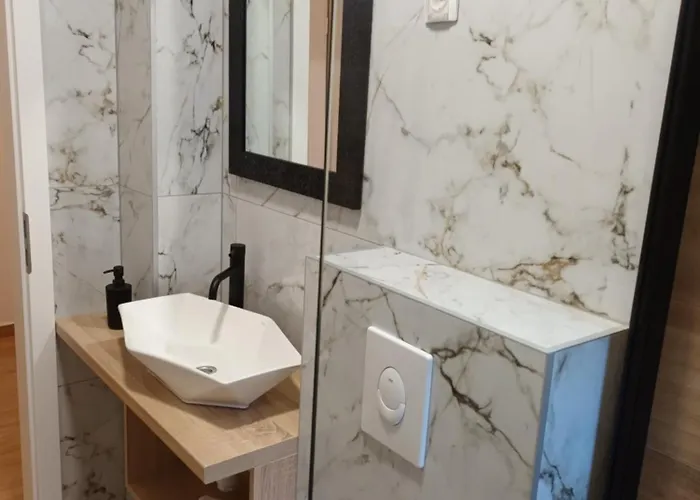 Luxury L&f Apartment