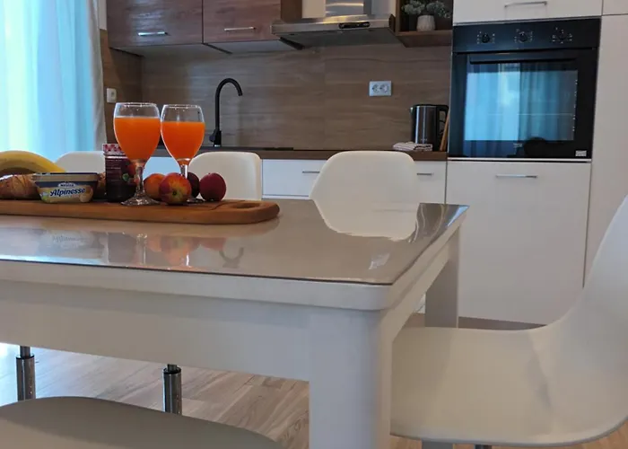 Luxury L&f Apartment